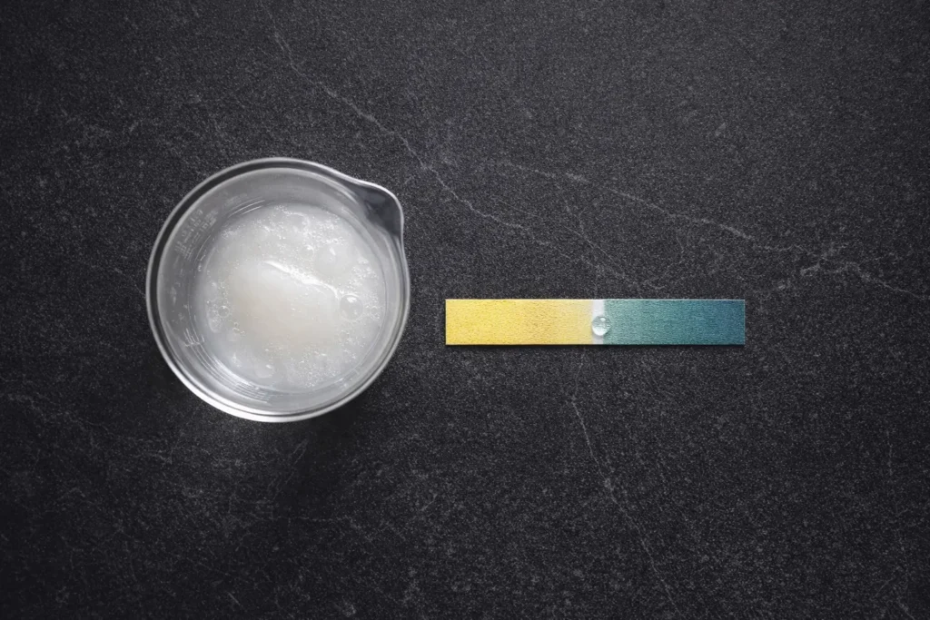 ph test with shampoo solution